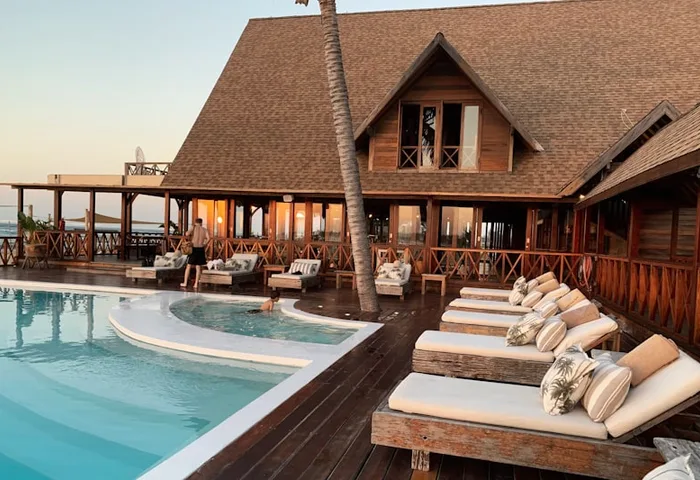 Resorts / Hotels
